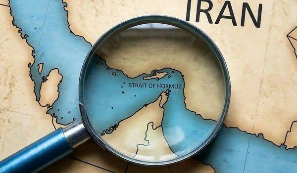 تنگه هرمز در خلیج فارس